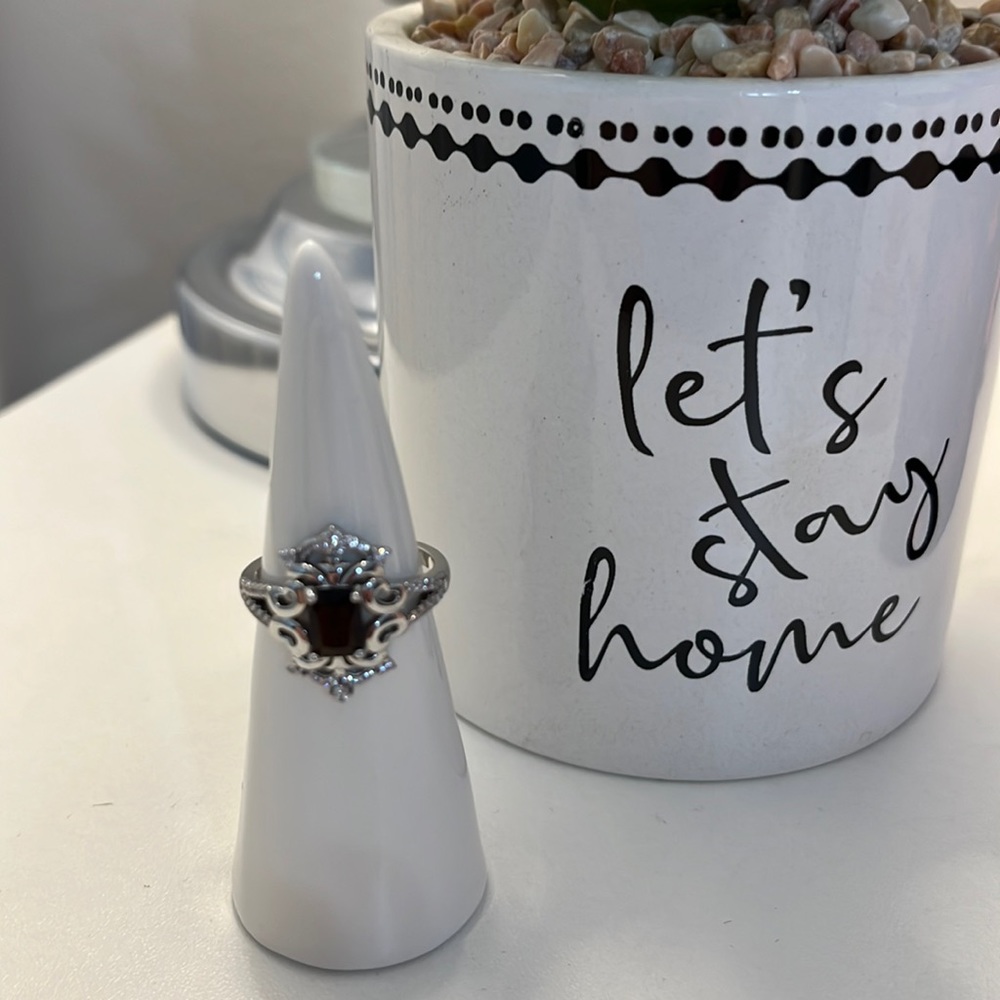 Bomb Party ring size 8